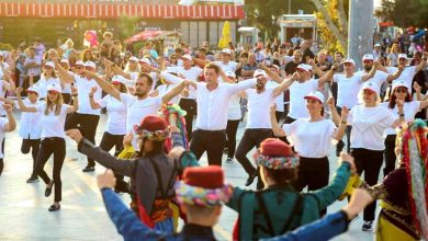 Balıkesir haber | Bandırma Cumhuriyet Meydanı'nda harmandalı gösterisi